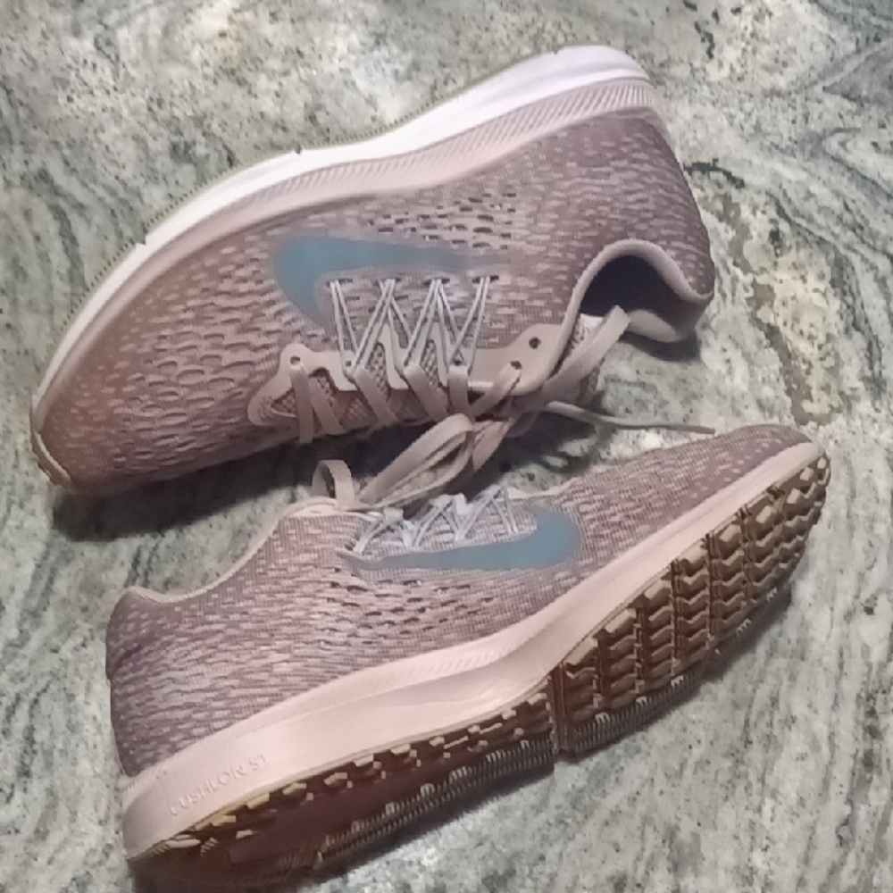 Size 7 Nike Women's Running Shoes - Brown and Blue